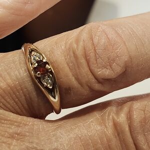 Elegant Solid 10k Yellow Gold  Ring 6.5size Stamped